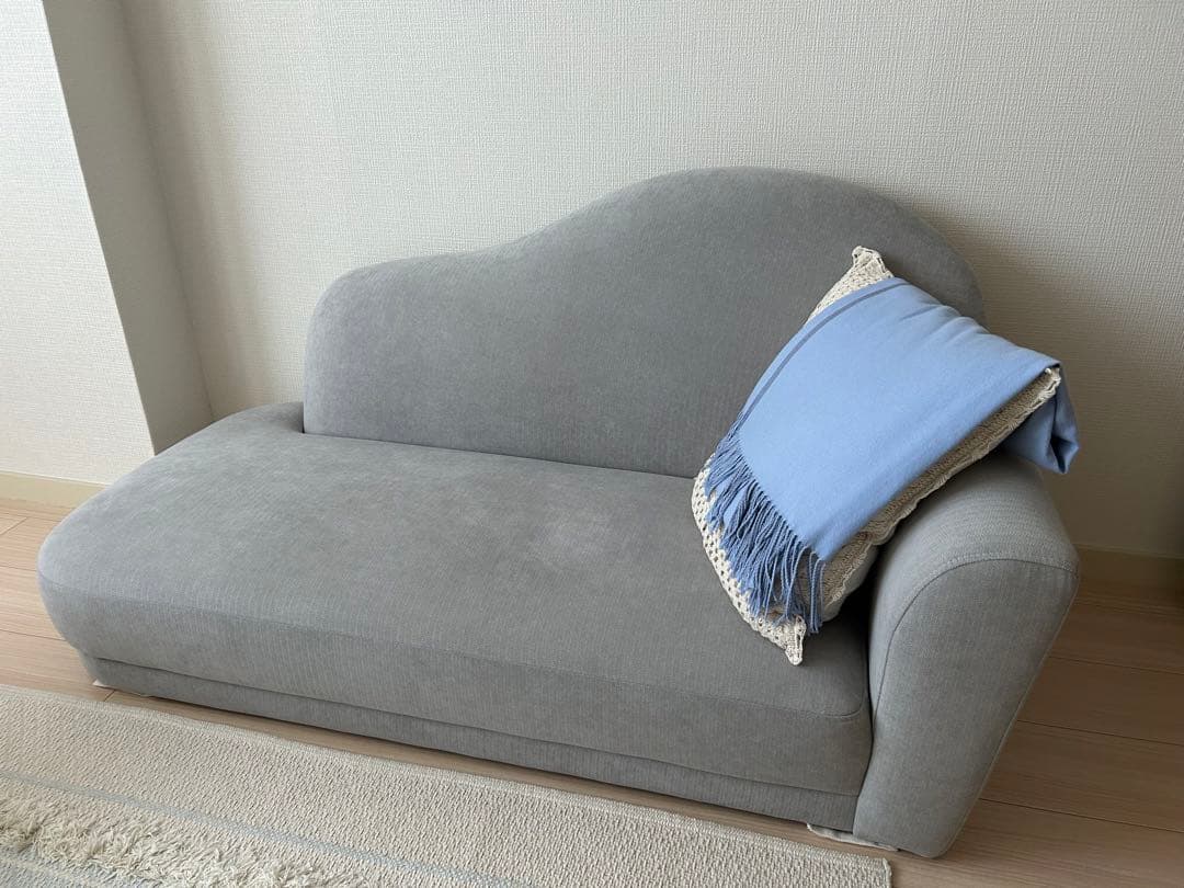 ライトグレー 2人掛けソファ carina 幅126cm（送料込み）