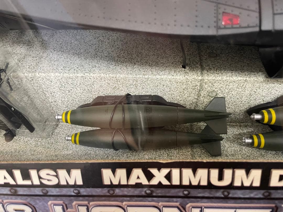 【入手困難超希少】エリートフォース1:18 F/A-18 ジョリー ロジャース♪