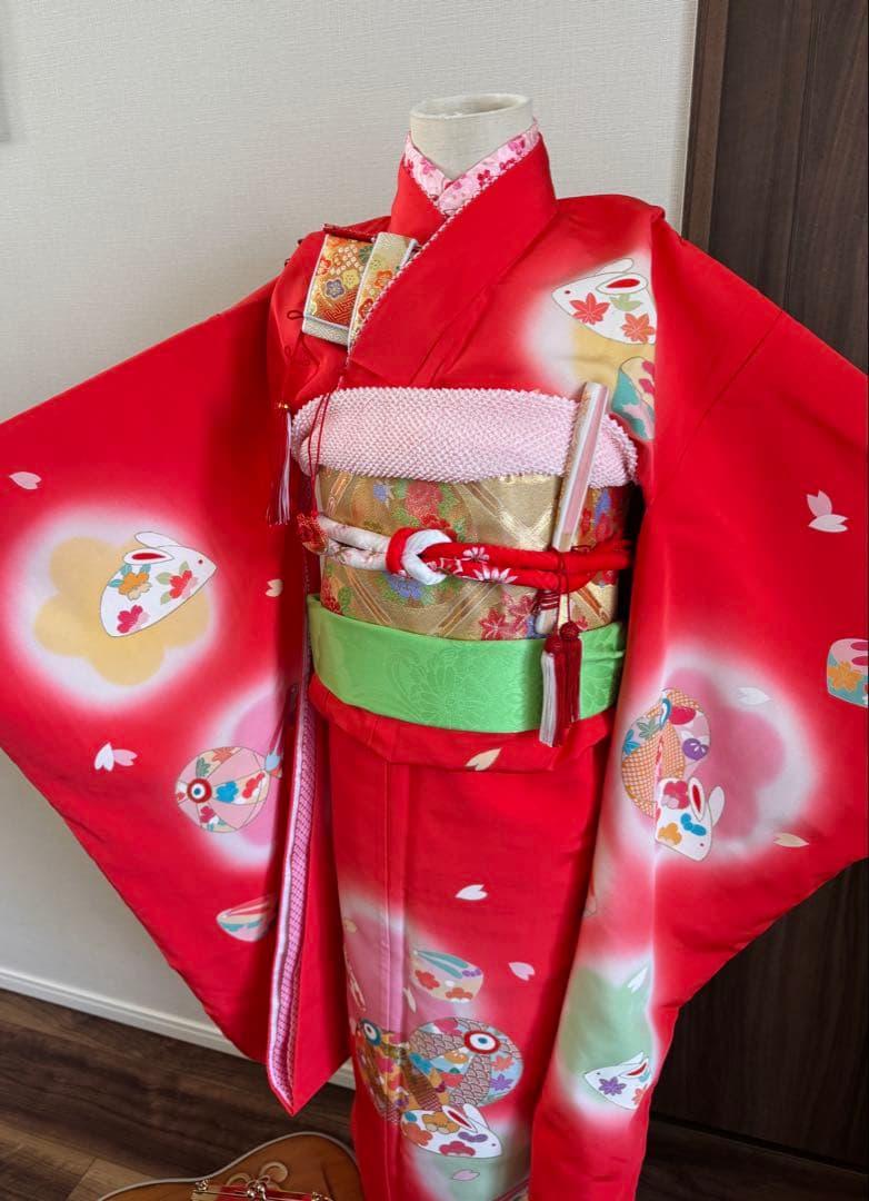 七五三に★正絹手書き友禅　うさぎに紙風船　7歳着物フルセット