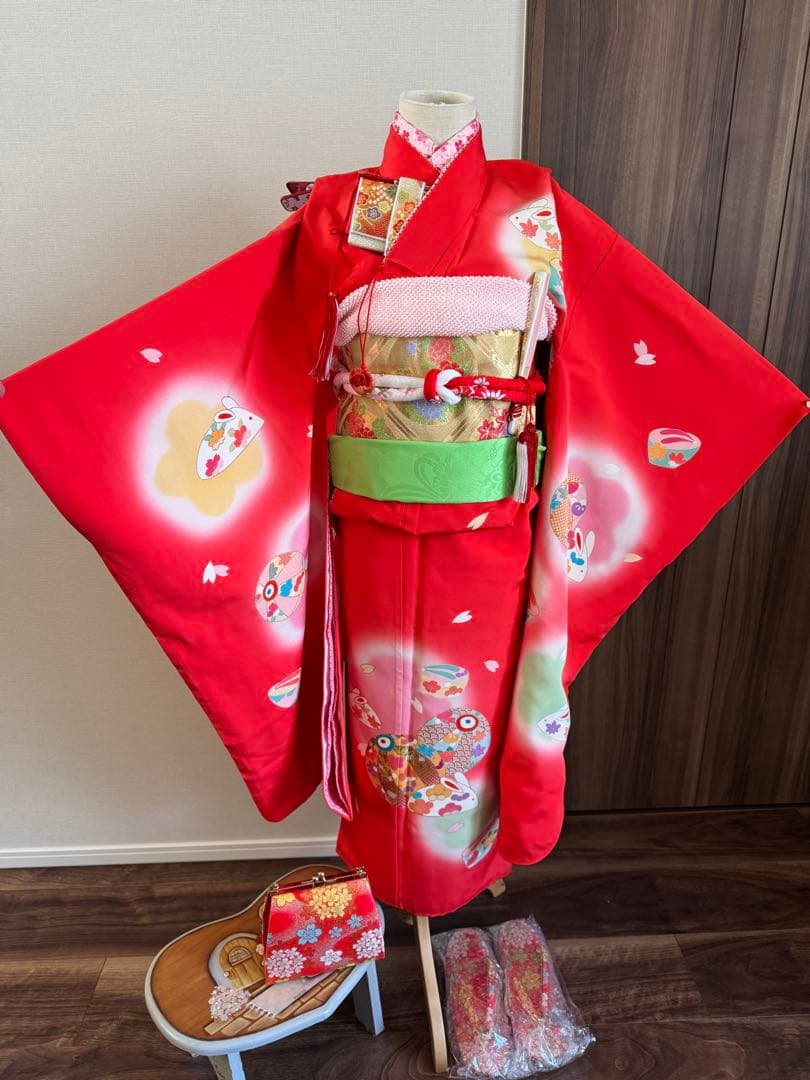 七五三に★正絹手書き友禅　うさぎに紙風船　7歳着物フルセット