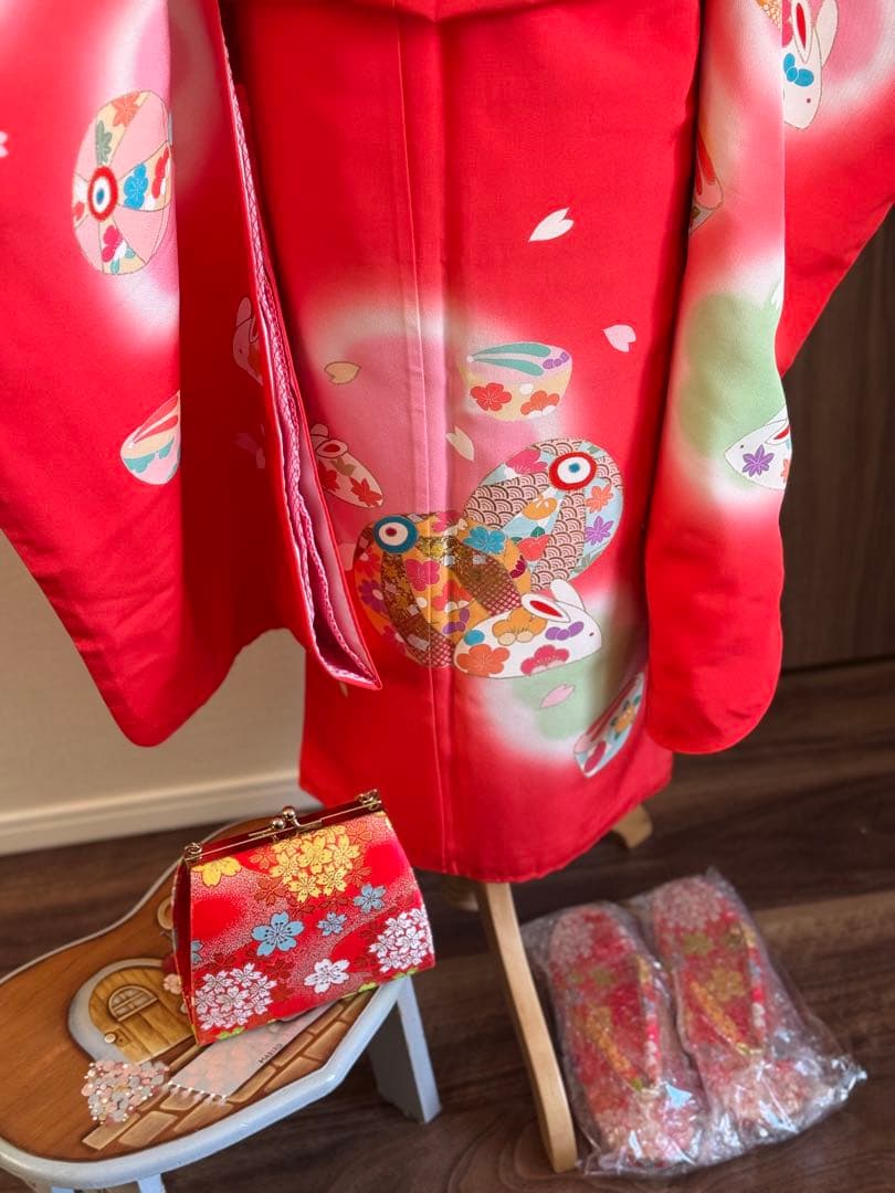 七五三に★正絹手書き友禅　うさぎに紙風船　7歳着物フルセット