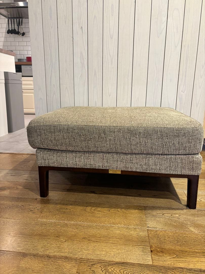 709　JFKオットマン