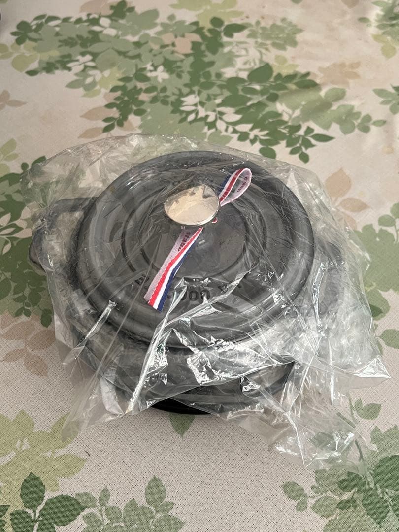 STAUB Cocotte ピコココット16cm グレー　新品未使用　傷あり