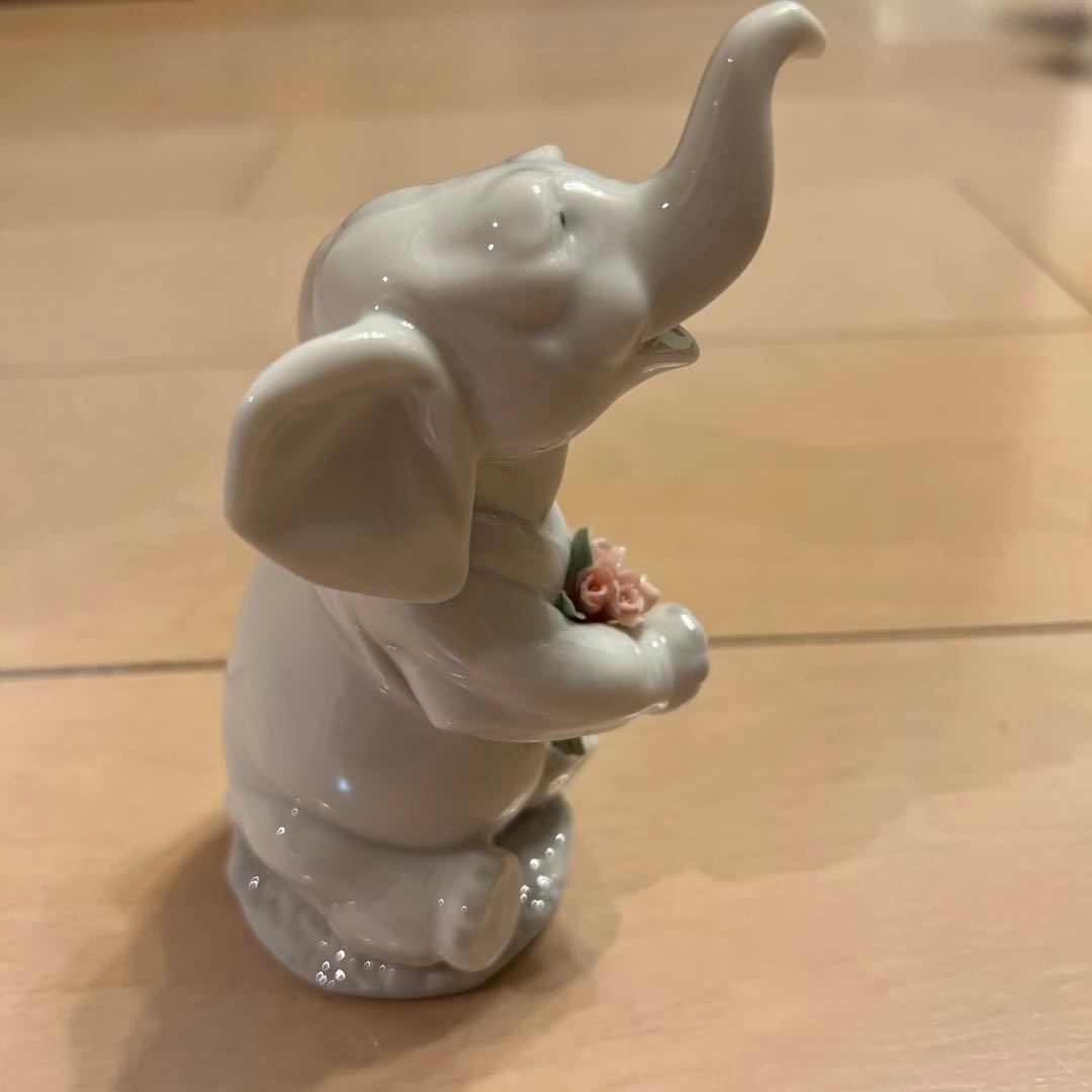 リヤドロ（LLADRO）の磁器フィギュリン