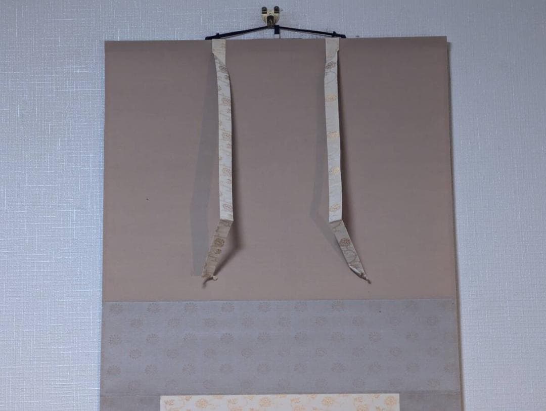 【真作】掛軸　墨彩花鳥図　竹・菊・蘭の雅趣　優美な筆致の墨絵　合箱入　R68