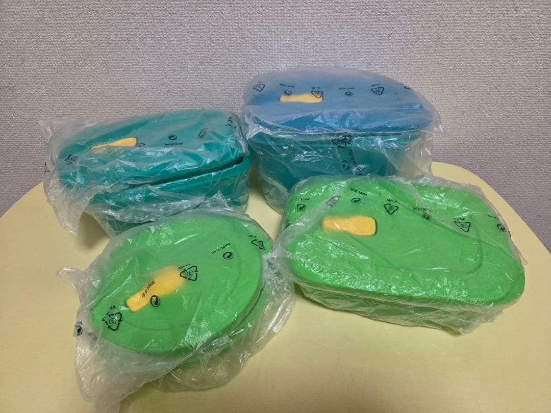 【新品・未使用】タッパーウェア クリスタルウェーブ 4個セット