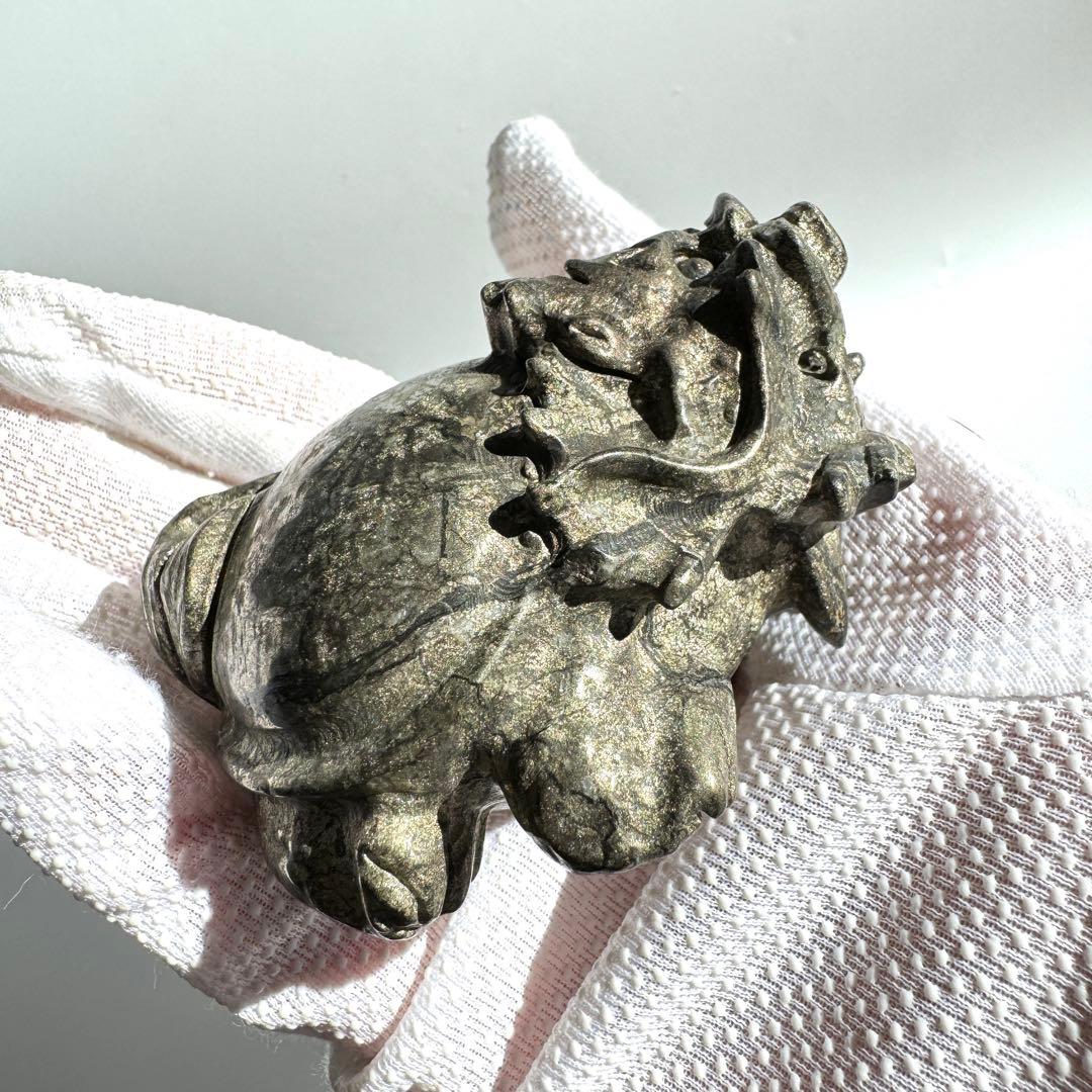 パイライト 黄鉄鉱 天然石 手彫り 龍亀