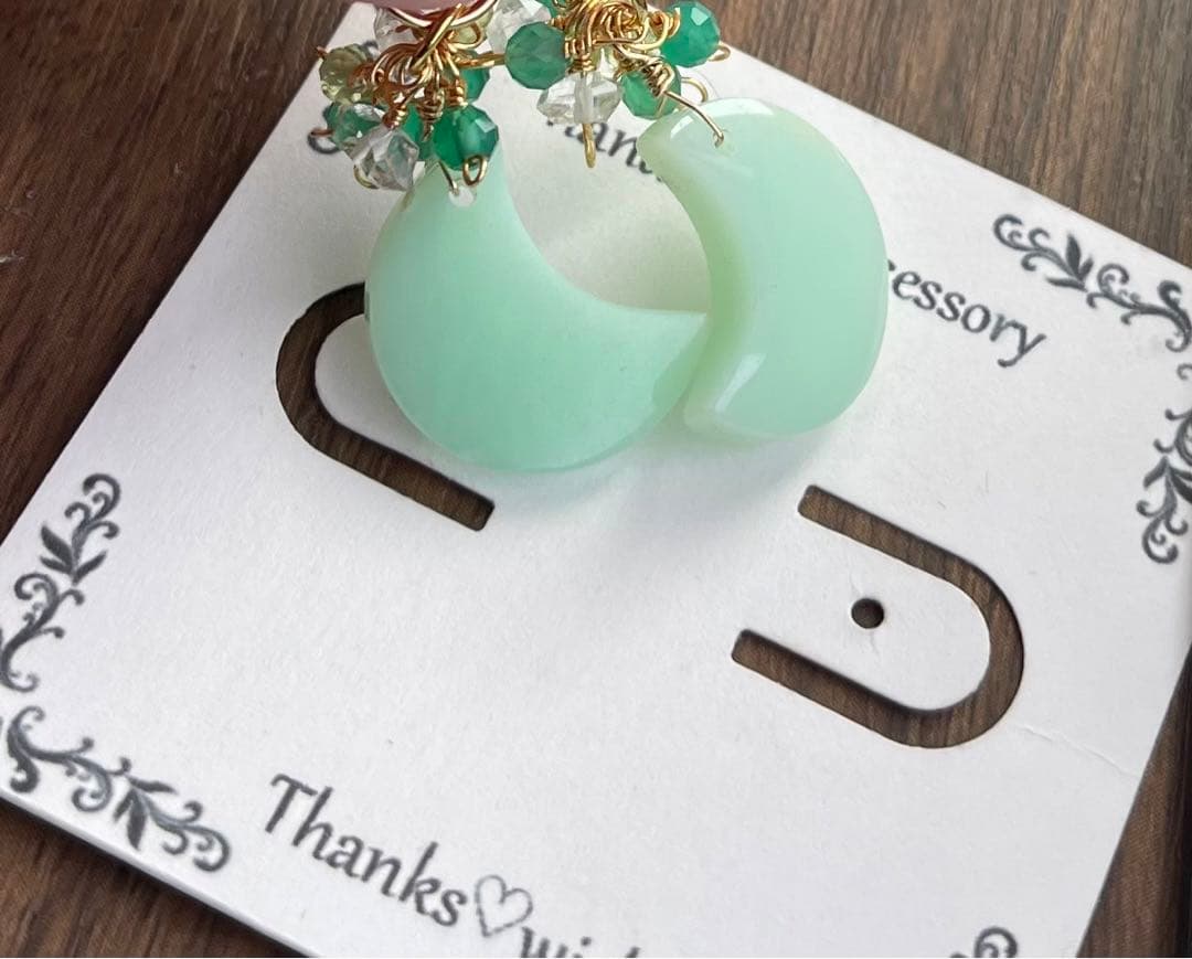 クリソプレーズ月のピアスチャーム·͜· ︎︎