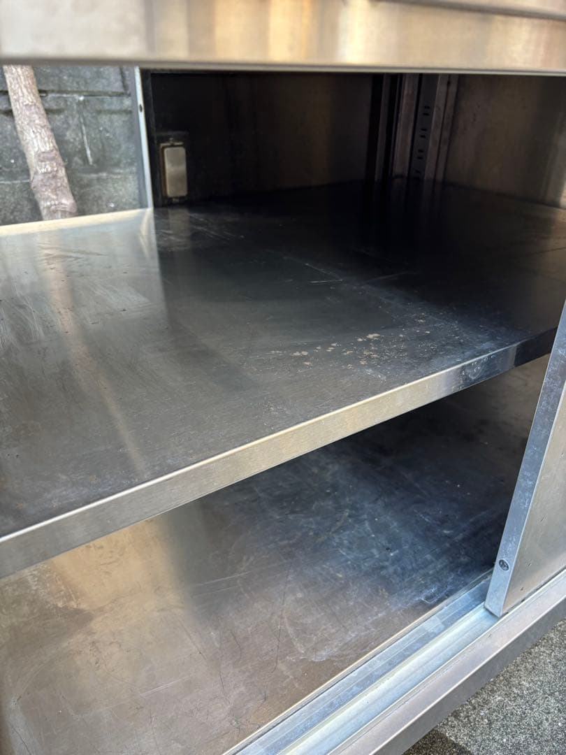 業務用ステンレス スライドドア収納キャビネット　両面扉