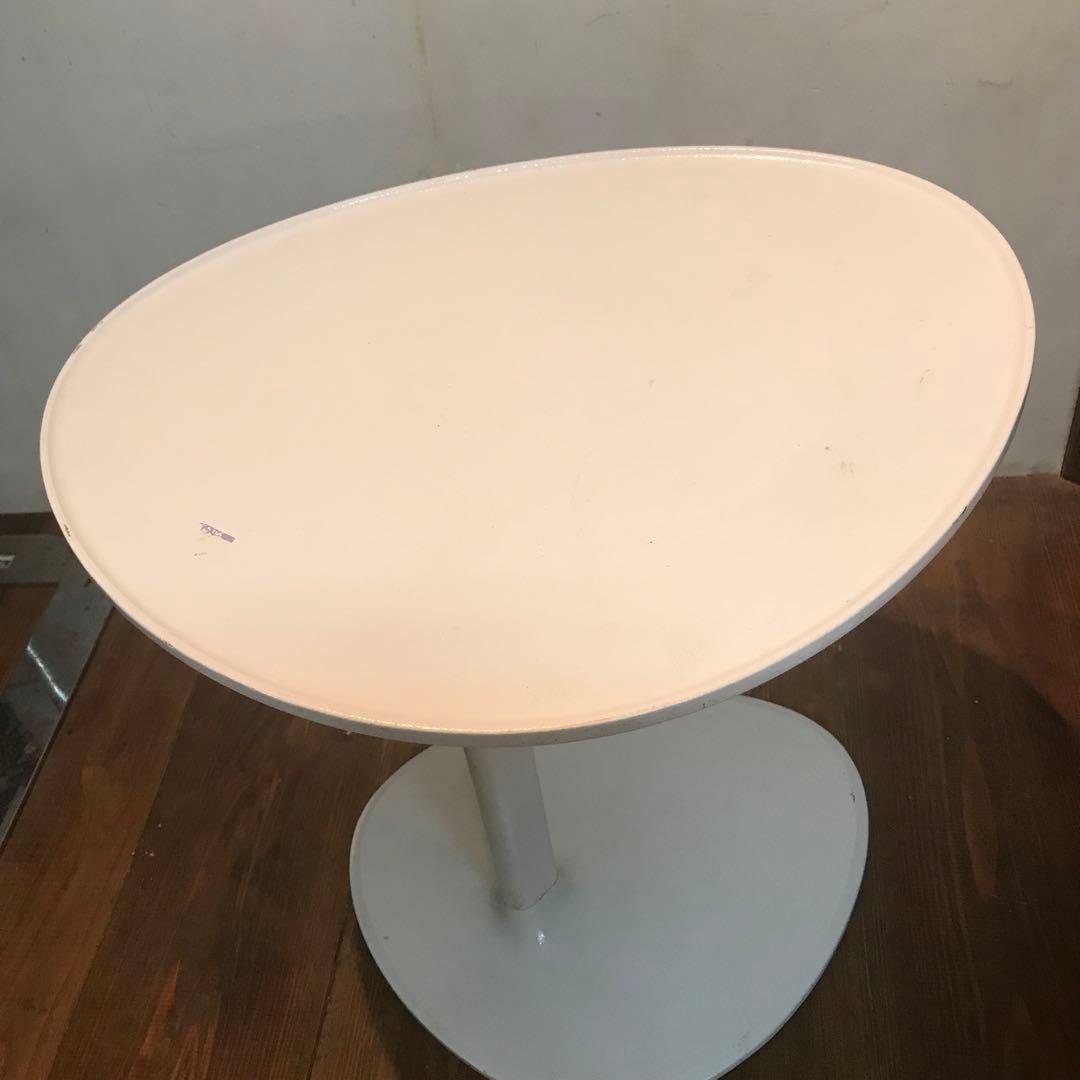 美品　鉄製　ホワイト　サイドテーブル　annachen デザイン　ナイトテーブル