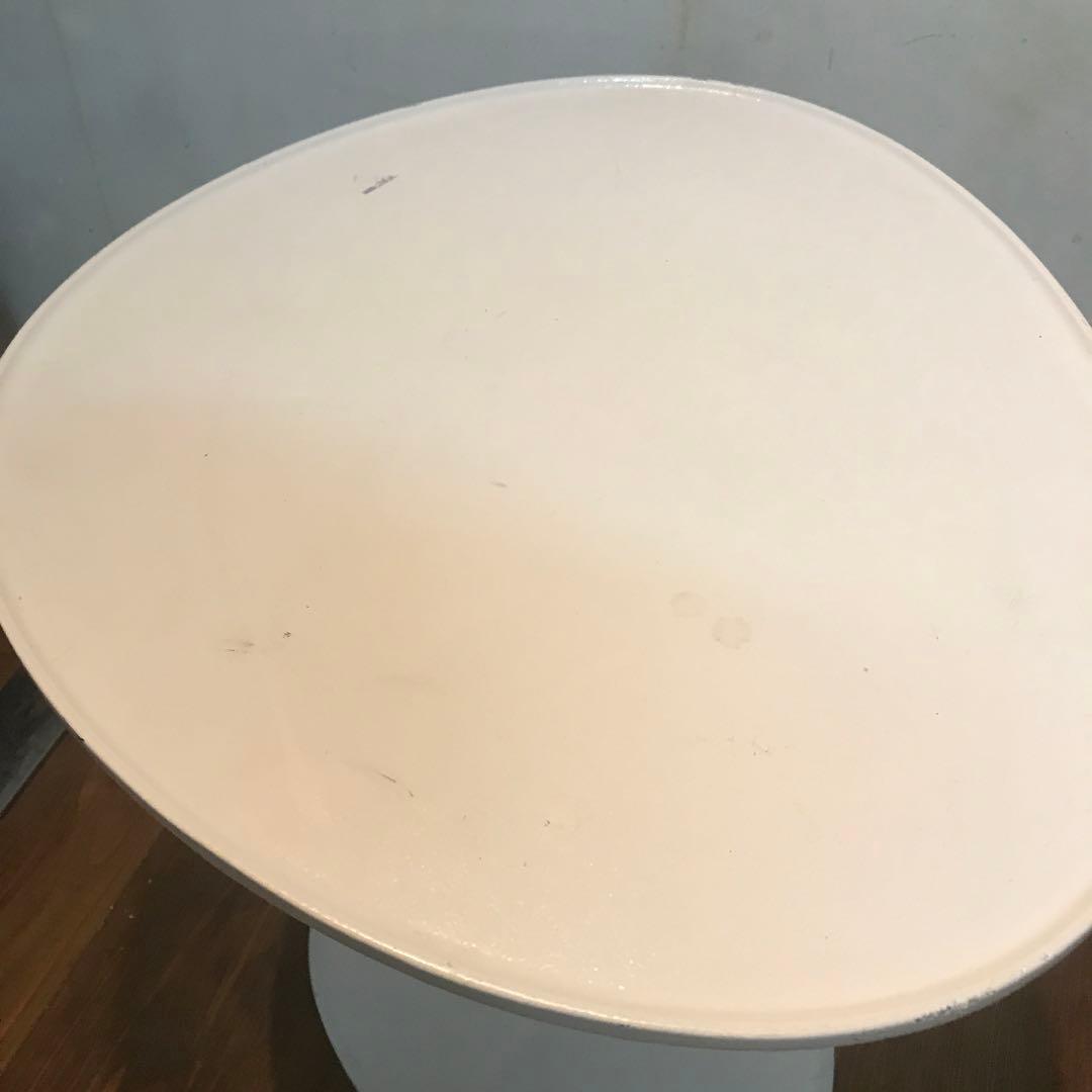 美品　鉄製　ホワイト　サイドテーブル　annachen デザイン　ナイトテーブル