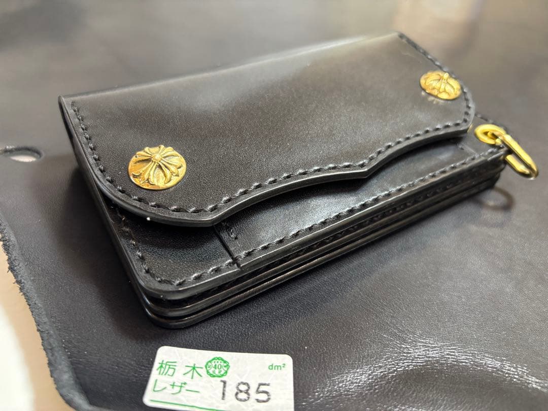 黒 栃木サドル トラッカーウォレット 三層 真鍮 クロスボールコンチョ