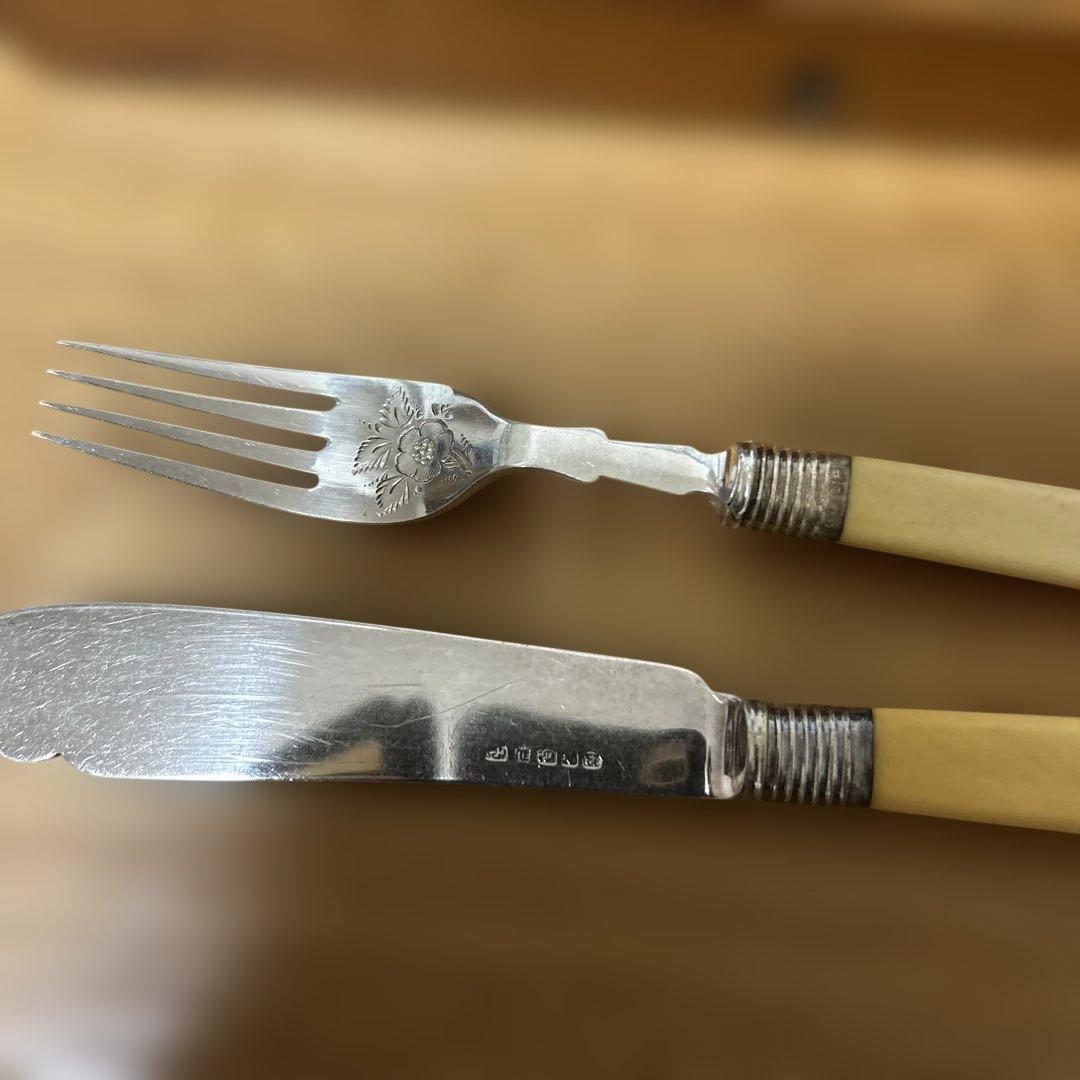 銀製のフォークとナイフ　アンティーク