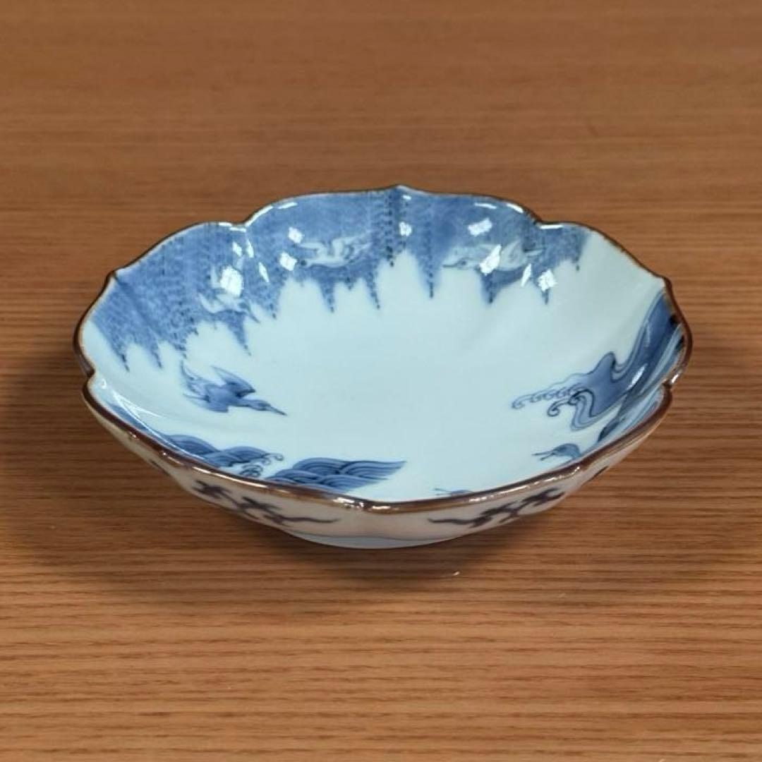 有田焼 李荘窯 渕錆染付獅子唐草文/雨降波鳥文 輪花4寸皿 2枚セット☆