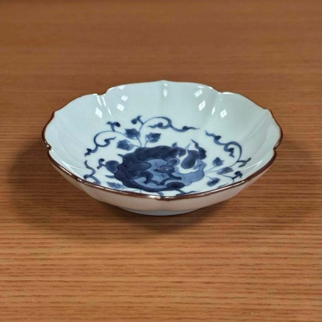 有田焼 李荘窯 渕錆染付獅子唐草文/雨降波鳥文 輪花4寸皿 2枚セット☆