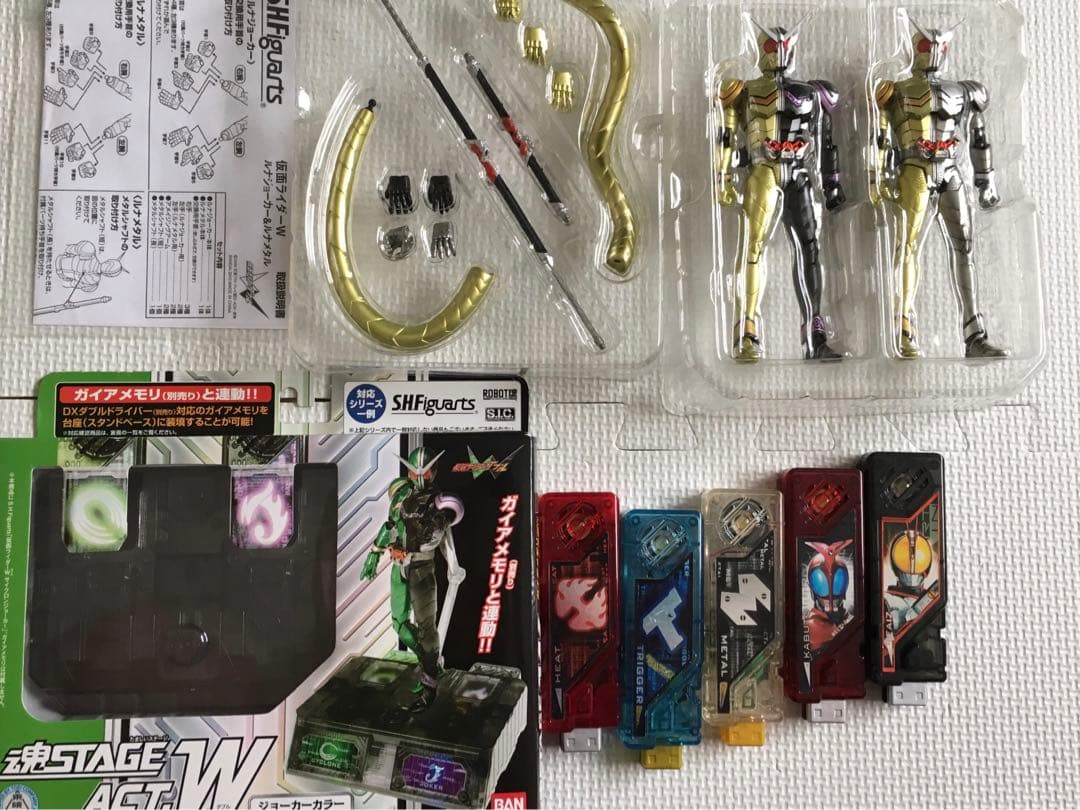 S.H.Figuarts 仮面ライダーW ＋魂ステージ　ガイヤメモリセット