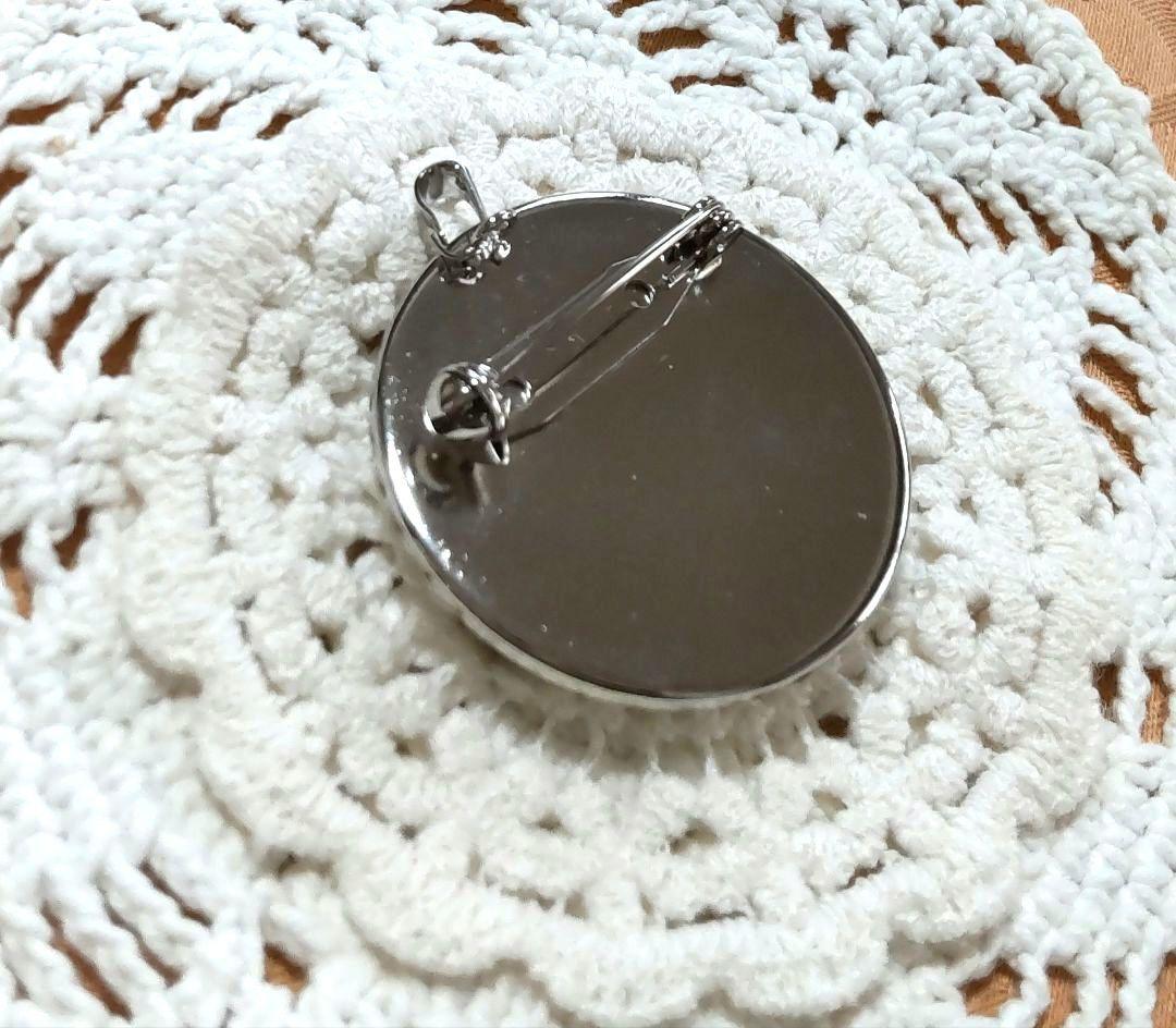 プチポアン・プチポワン☆赤い薔薇　刺繍ブローチ　ハンドメイド