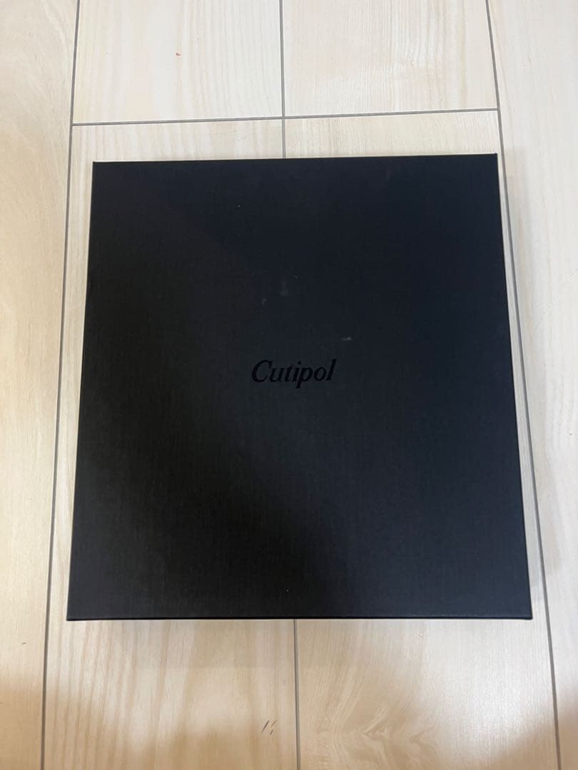 【新品 未使用】 クチポール　カトラリー　6点　化粧箱付き　ホワイト ゴールド