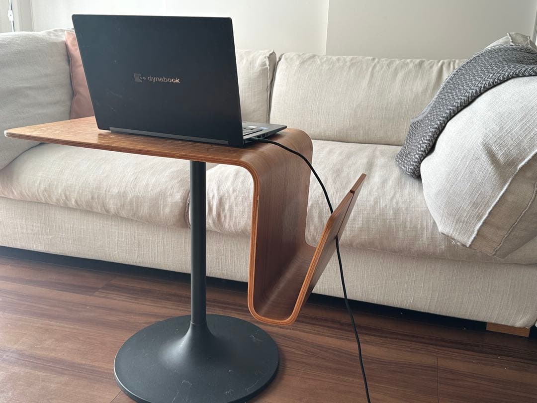 BoConcept 成形合板 サイドテーブル マガジンラック付｜北欧モダン