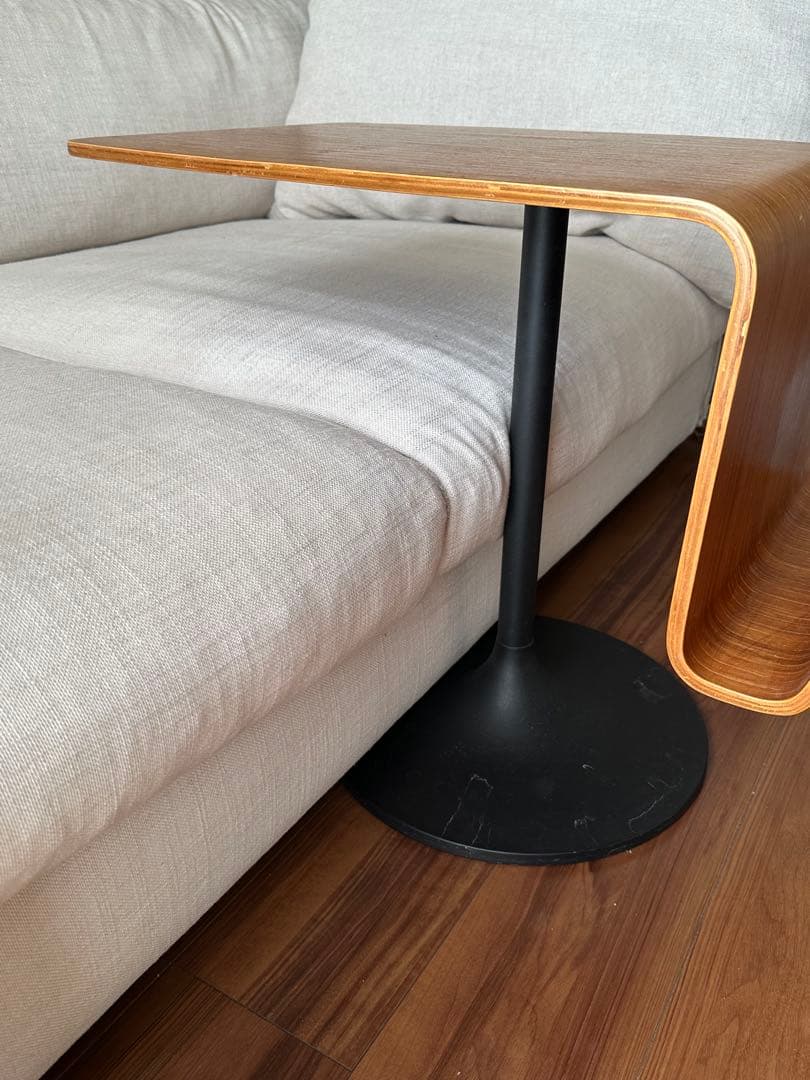 BoConcept 成形合板 サイドテーブル マガジンラック付｜北欧モダン