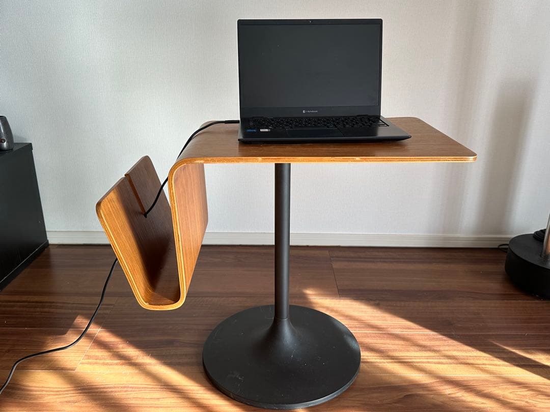 BoConcept 成形合板 サイドテーブル マガジンラック付｜北欧モダン