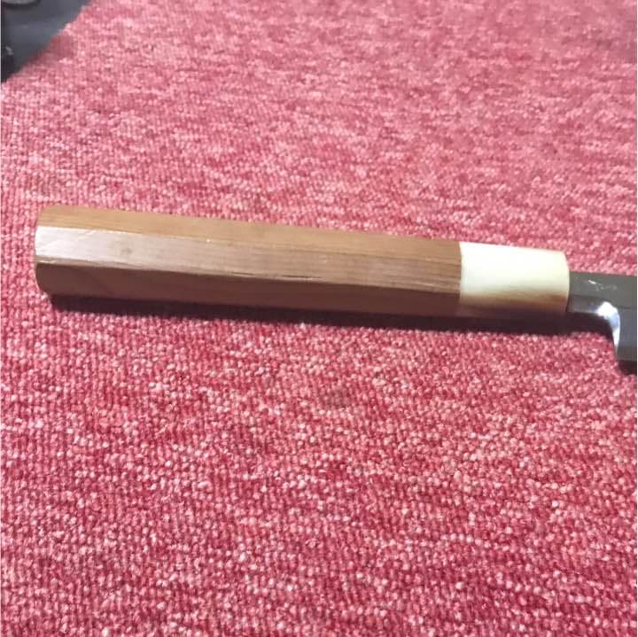 柳包丁の青鋼になります、鏡面仕上げです