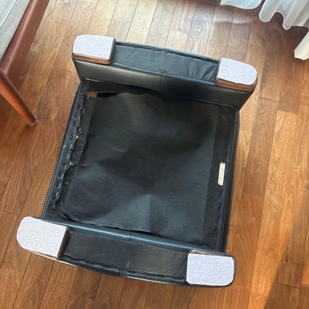 カリモク オットマン　本革　 ZT7306Ｋ001 ブラック