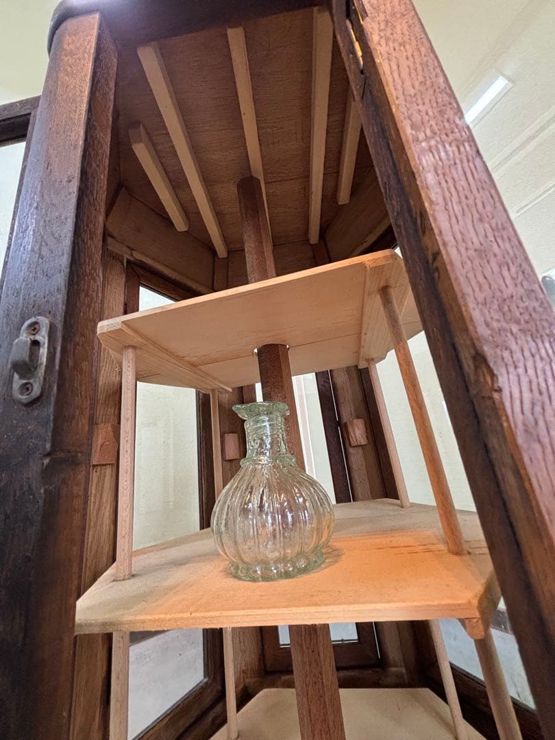 回転式 ヘキサゴン(六角形） ガラスケース 木製 アンティーク 6扉 3棚