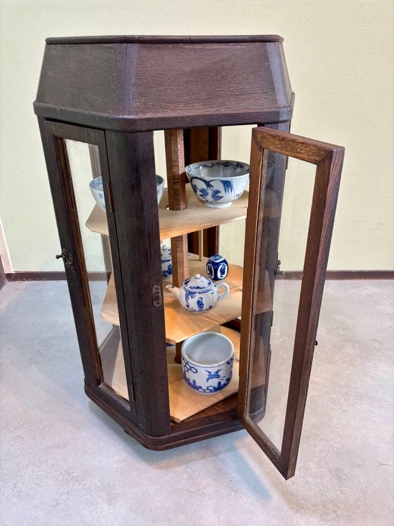 回転式 ヘキサゴン(六角形） ガラスケース 木製 アンティーク 6扉 3棚