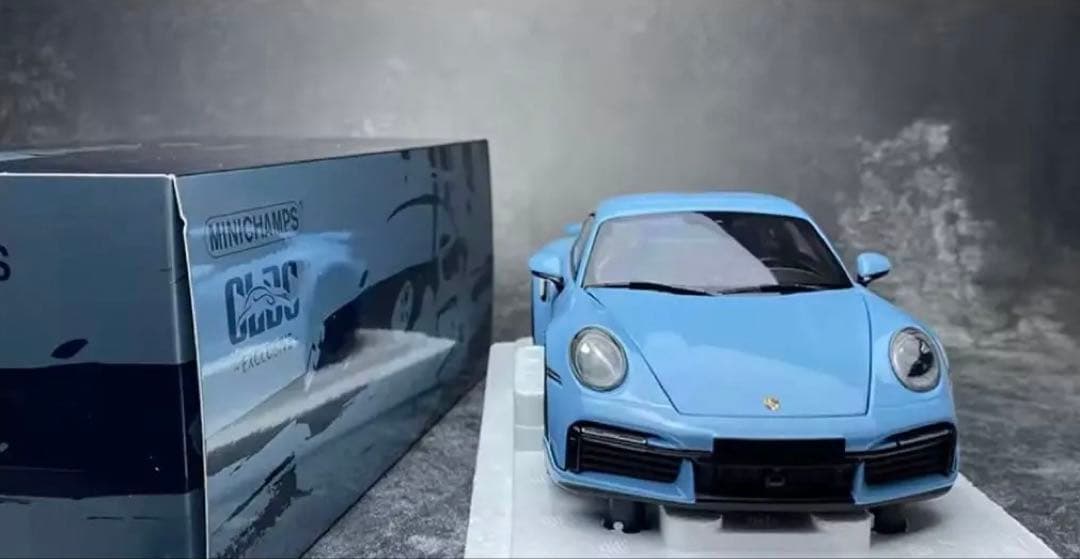 MINICHAMPS ダイキャスト1/18￼ポルシェ 911 ターボ S