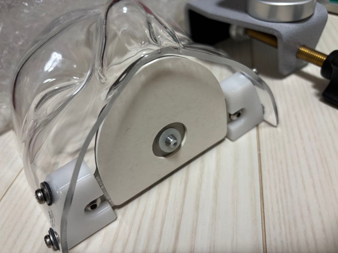 歯科用実習マネキン（頭部模型）のフェイスシールド 固定用クランプ