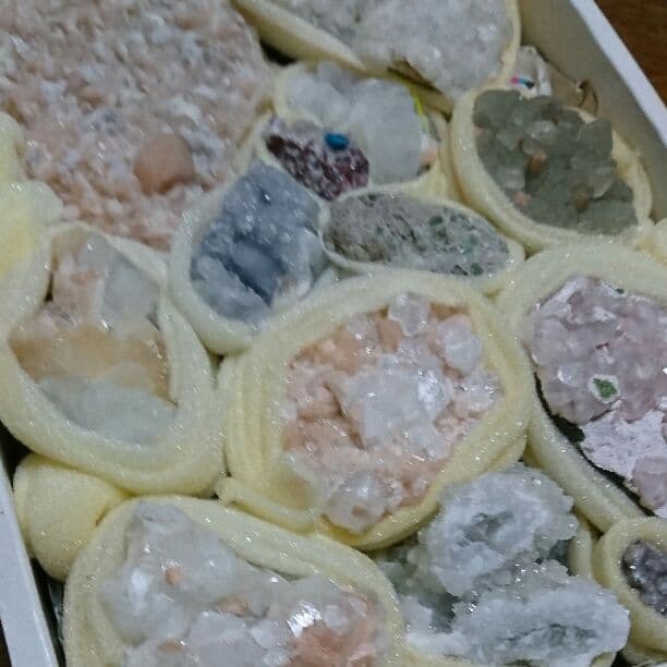 ★本物！原石詰め合わせ★１㎏