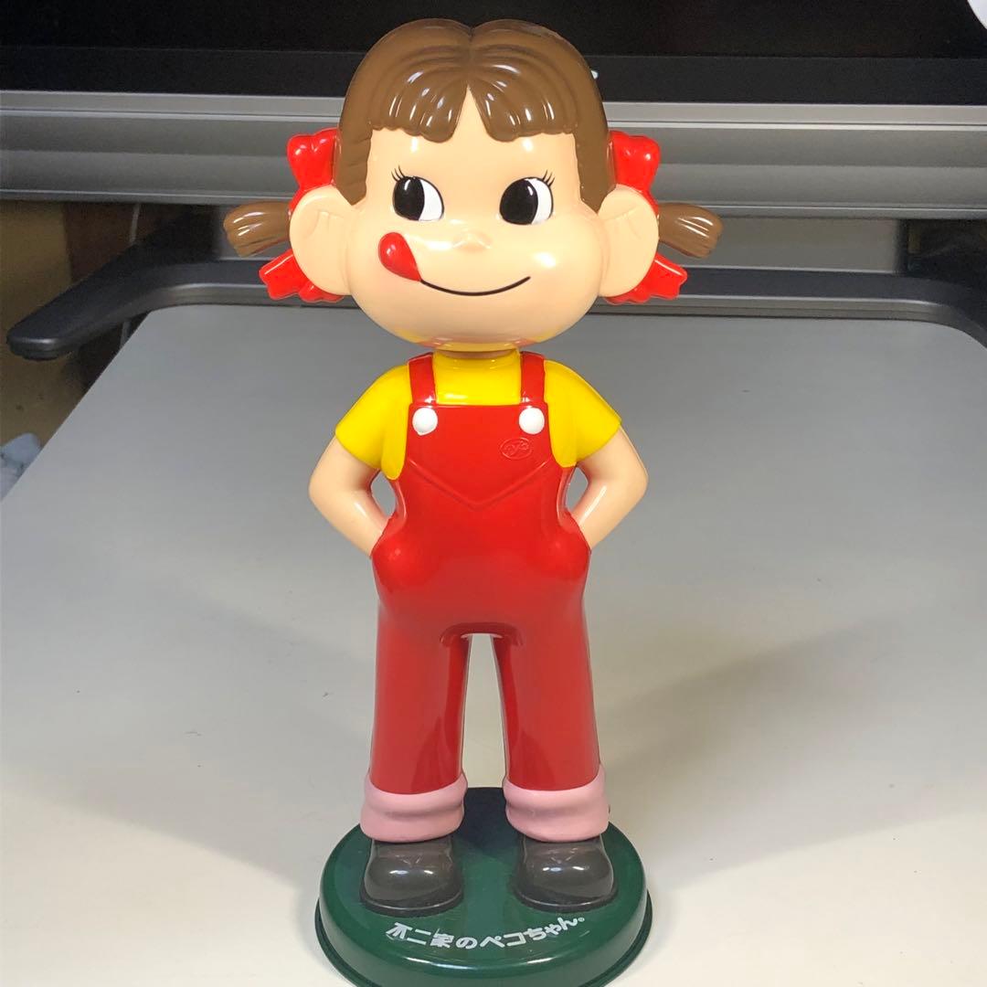 不二家 ペコちゃん 首振り人形 32cm - メルカリ
