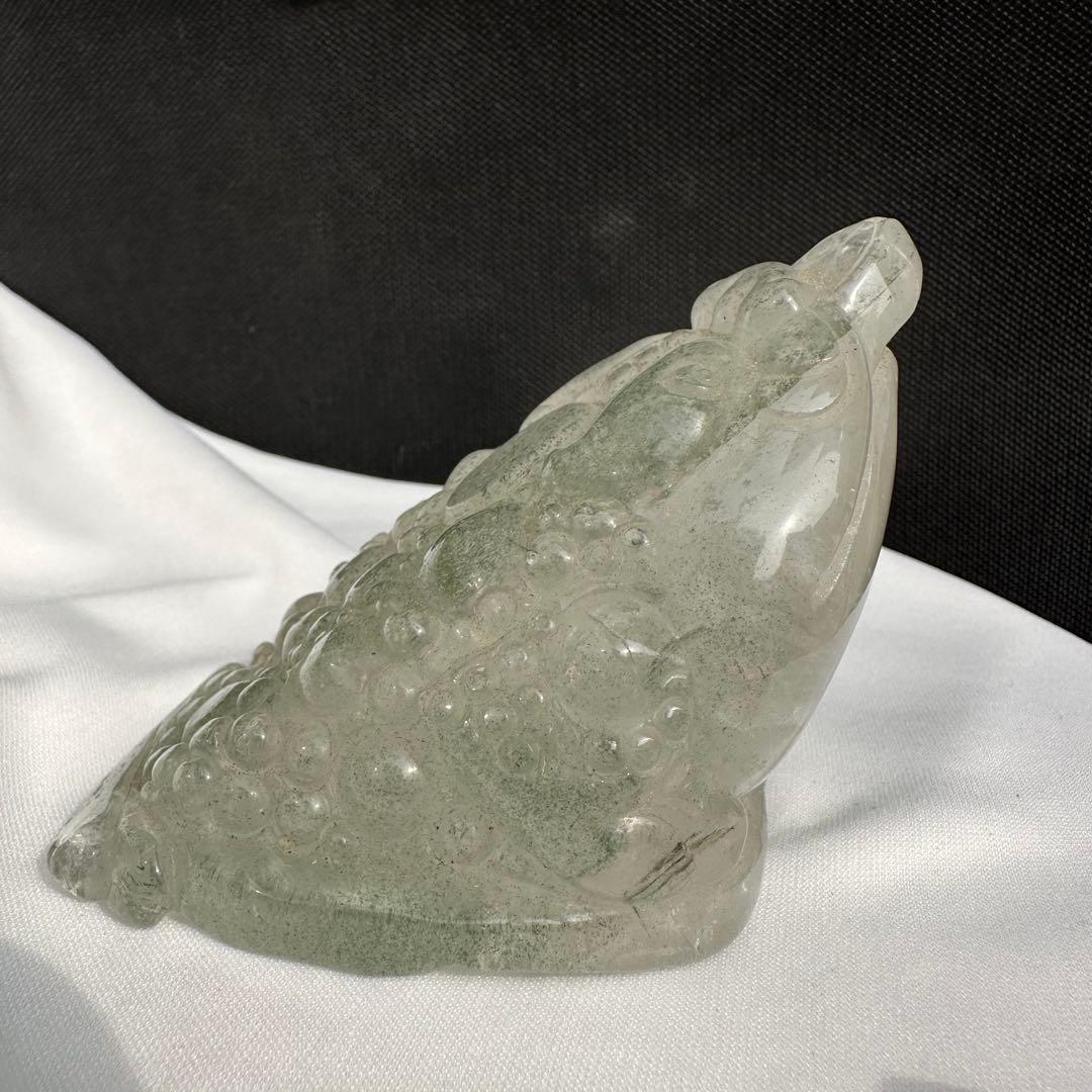 希少❣️天然石 グリーンストロベリークォーツ共生水晶の銭蛙　置物　彫り物D.103