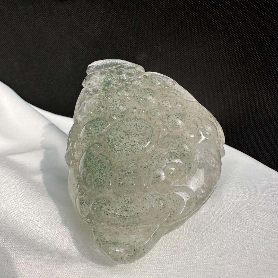 希少❣️天然石 グリーンストロベリークォーツ共生水晶の銭蛙　置物　彫り物D.103