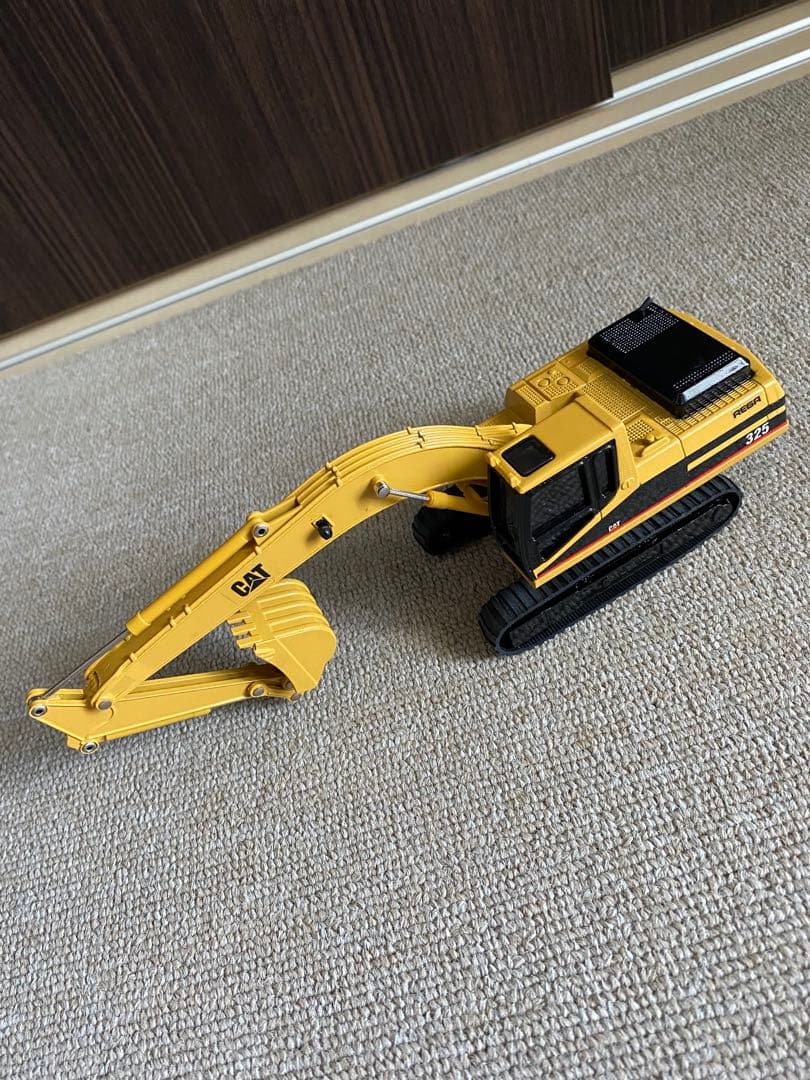 CATキャタピラー社 325 REGA 油圧ショベル 1/50 箱付 美品 新品 - メルカリ