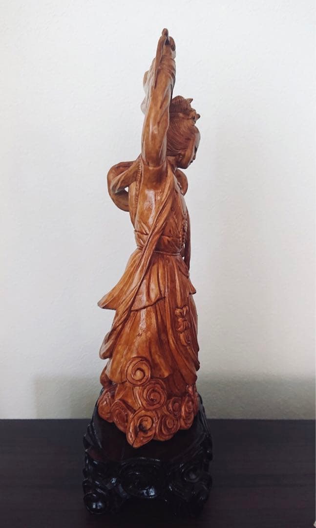 ★中国美術工芸品　舞姫像　天然木手彫り彫刻　台座付き　置物