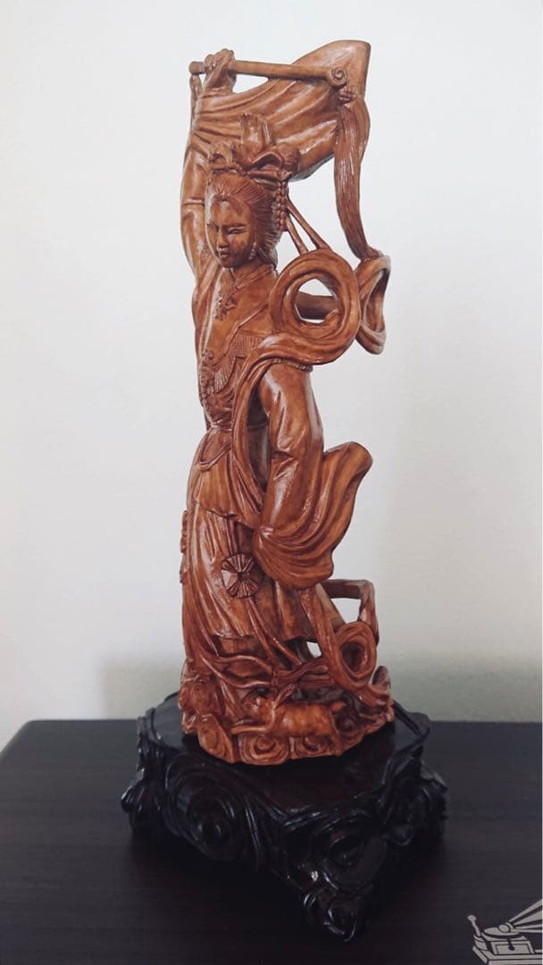 ★中国美術工芸品　舞姫像　天然木手彫り彫刻　台座付き　置物