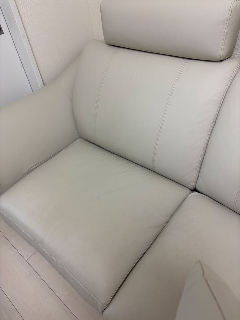 ニトリ　ホワイトレザー 2人掛けソファ