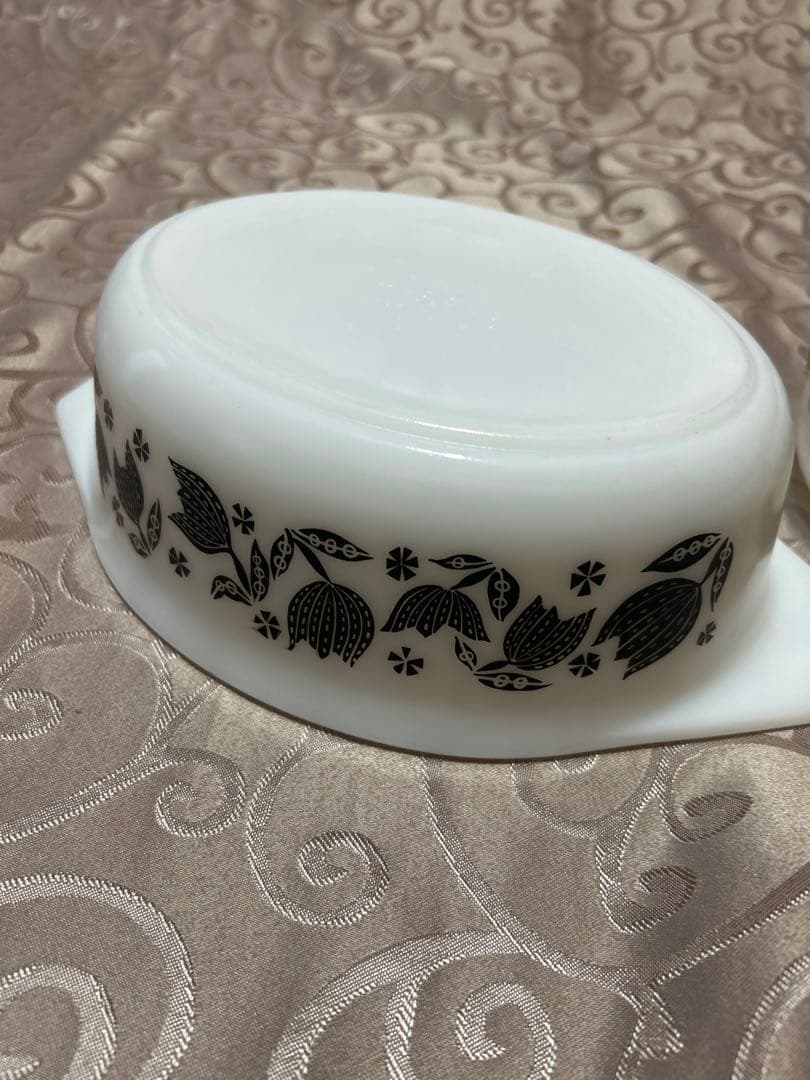 Pyrex キャセロール　アメリカヴィンテージ　ブラックチューリップ柄