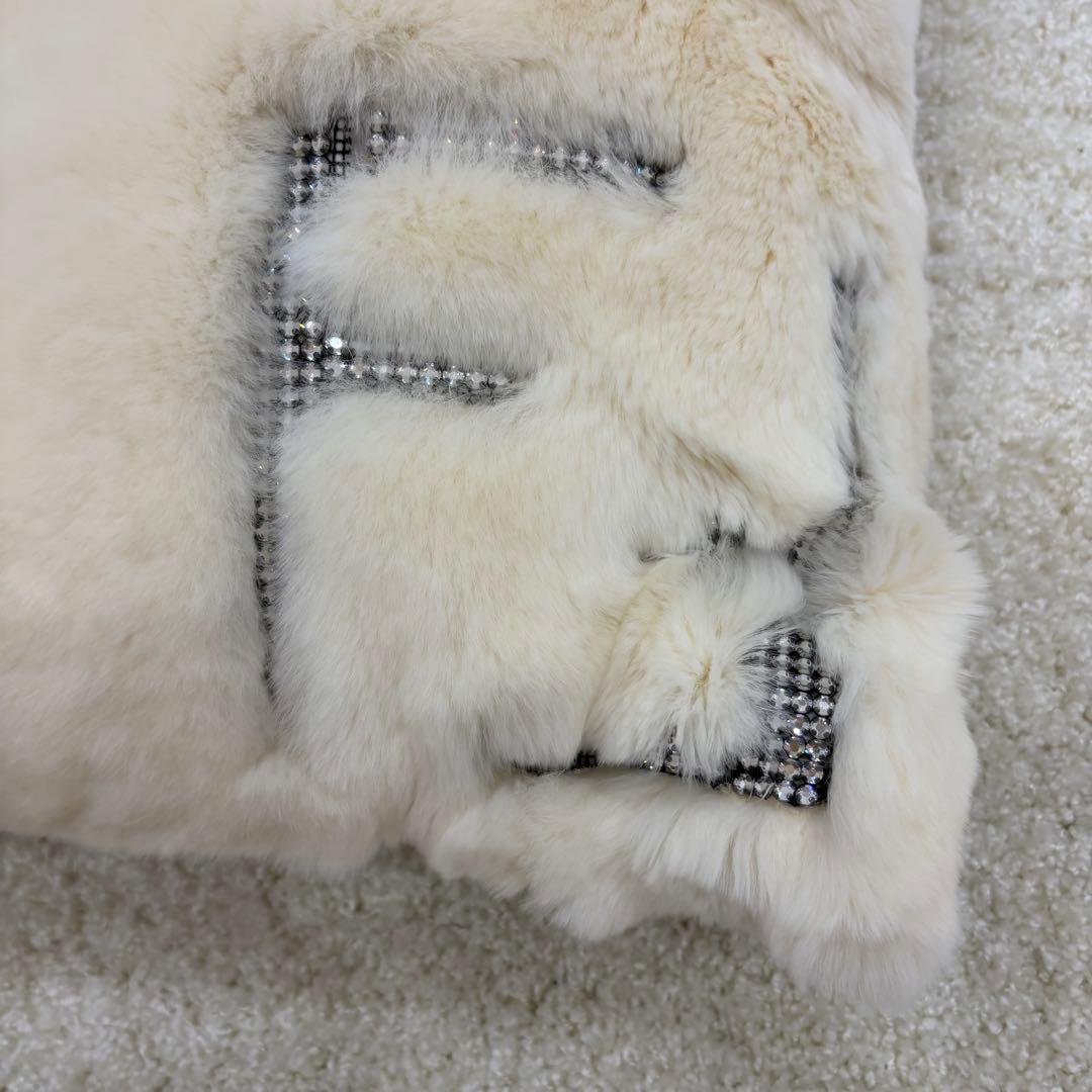 FENDI ファー クッション Fロゴ
