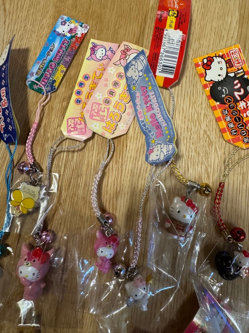 T*a様 ハローキティ 根付セット ３８＋1 ご当地限定品多数　おまけ付き
