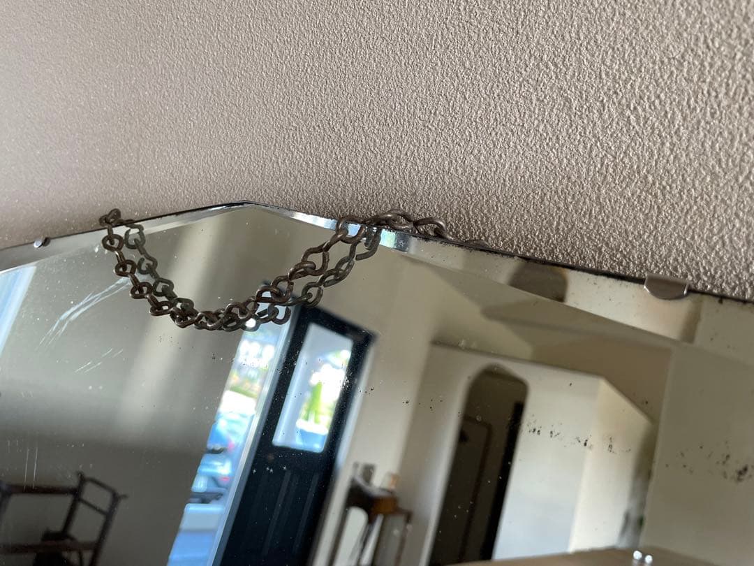 横長のイギリスアンティークミラー（壁掛け鏡）