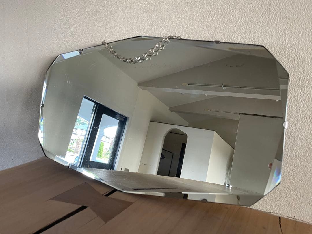 横長のイギリスアンティークミラー（壁掛け鏡）