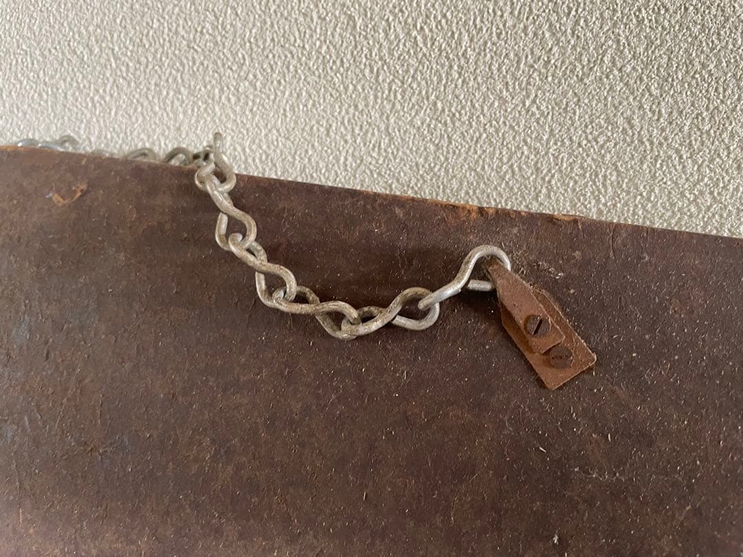 横長のイギリスアンティークミラー（壁掛け鏡）