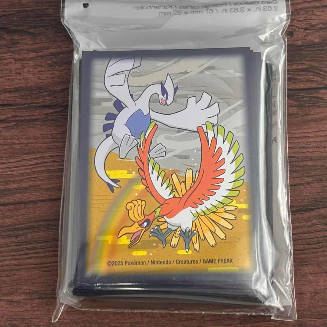 海外公式限定 】ルギア & ホウオウ スリーブ ポケモンセンター - メルカリ