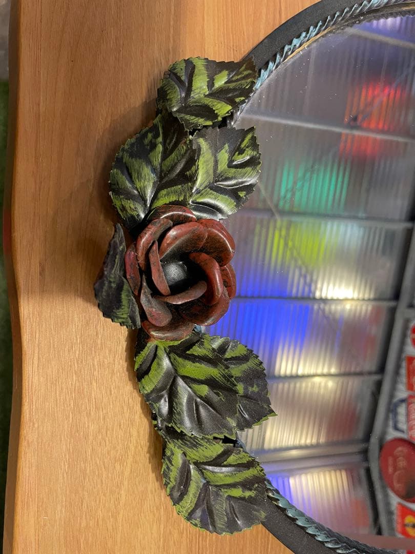 バラ装飾の楕円形壁掛け鏡