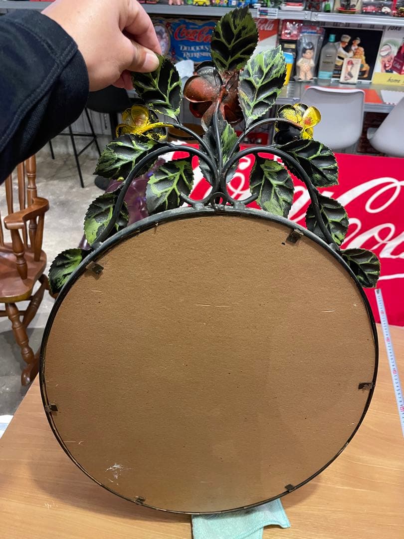 バラ装飾の楕円形壁掛け鏡