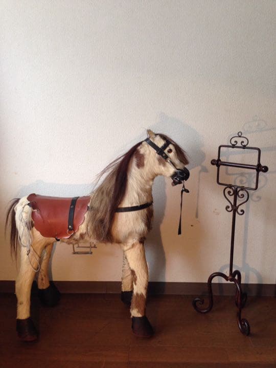 ディスプレイに♪リアルファーのお馬さん　ロッキングホース　木馬　オブジェ