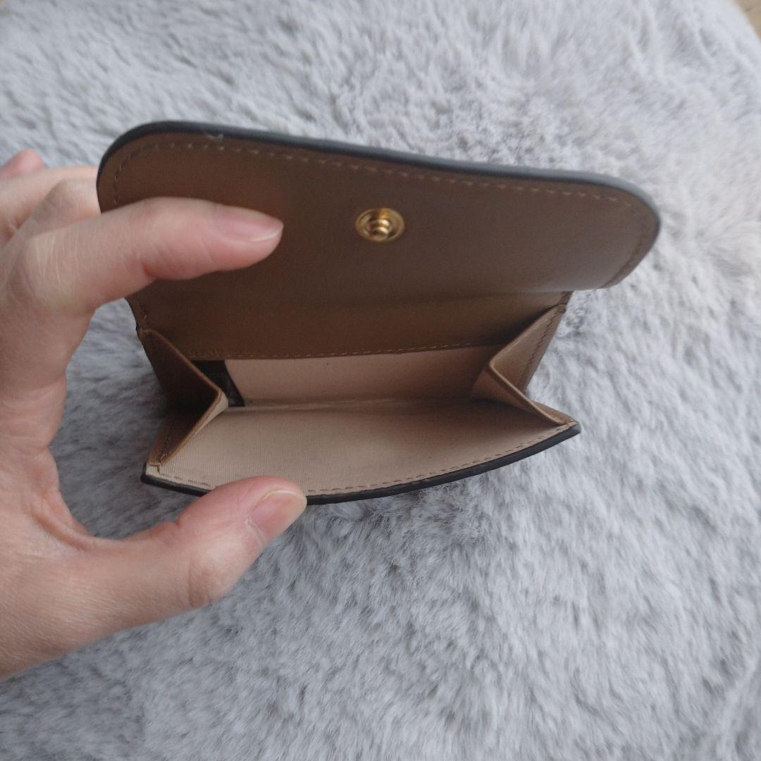 Chloe アルファベット 三つ折り財布